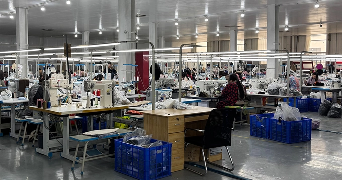 Multi-head embroidery machines for custom hats